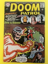 Doom patrol 110 usato  Napoli