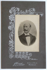 Portrait homme moustache d'occasion  Rouen-