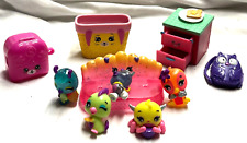 Figuras- Shopkins- Sofá, gavetas, mochila, bonecos comprar usado  Enviando para Brazil