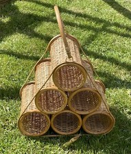 1970s Vintage Wiklinowy rattan Stojak na wino 6 uchwytów na butelki Boho Retro Bar Display na sprzedaż  Wysyłka do Poland