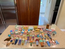 Casa de muñecas Fisher Price Loving Family 25 figuras mamá papá bebé muebles guardería segunda mano  Embacar hacia Mexico