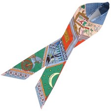 Hermes scarf silk d'occasion  Expédié en Belgium