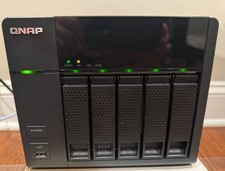 Qnap 569l bay d'occasion  Expédié en Belgium