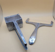 Utensílios de cozinha vintage ~ Crush-A-Cube triturador de cubo de gelo de metal e fatiador de queijo   comprar usado  Enviando para Brazil