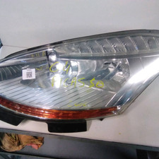 Faro anteriore sinistro usato  Volpago del Montello