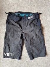 Pantaloncini enduro yeti usato  Spedire a Italy