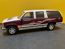 Usado, BROOKFIELD 1995 CHEVROLET SUBURBAN 79TH INDY 500 BANK em escala 1/25 comprar usado  Enviando para Brazil