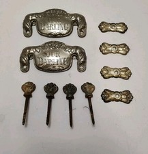 Usado, Lote macabro de placas de caixão "Our Darling" parafusos/pregos escudos comprar usado  Enviando para Brazil