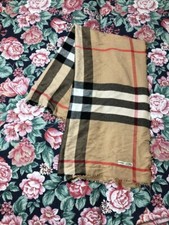 Burberry scarf nova d'occasion  Expédié en Belgium
