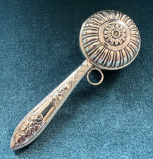 Usado, Fantástico chocalho vintage ornamentado de prata esterlina para bebê com girassol e flores comprar usado  Enviando para Brazil