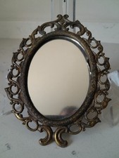 Moldura de espelho ornamentada oval de latão maciço italiana vintage feita na Itália comprar usado Moldura de espelho ornamentada oval de latão maciço italiana vintage feita na Itália comprar usado  Enviando para Brazil