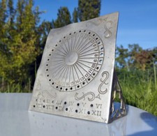 Ancien calendrier solaire d'occasion Ancien calendrier solaire d'occasion  Nancy-