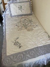 Pretty 3ft bed for sale  MERTHYR TYDFIL