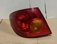 Lanterna traseira lateral esquerda para motorista Toyota Corolla 2004-2008 fabricante de equipamento original KMR35 comprar usado  Enviando para Brazil