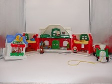 Fisher Price Little People Święty Mikołaj Biegun północny Bożonarodzeniowy domek Pociąg Biegun północny Łóżeczko dziecięce na sprzedaż  Wysyłka do Poland