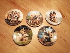 Collezione piatti decorativi usato  Montesilvano