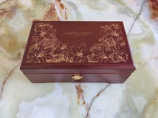 Aerith theme deluxe d'occasion  Créteil