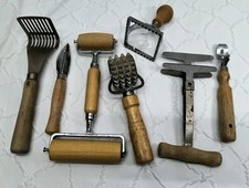 Lote de 7 utensilios de cocina vintage con mango de madera segunda mano  Embacar hacia Mexico