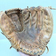 Wilson a2000 baseball for sale  Roy