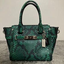 Bolsa tote Coach couro verde swagger estampa de cobra mini pequena prata pequena comprar usado Bolsa tote Coach couro verde swagger estampa de cobra mini pequena prata pequena comprar usado  Enviando para Brazil
