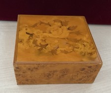 Pretty vintage square for sale Pretty vintage square for sale  WAKEFIELD