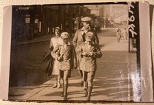 FOTOGRAFIA A PÉ REGENT ROAD GREAT YARMOUTH MENINOS EM UNIFORMES ESCOLARES comprar usado FOTOGRAFIA A PÉ REGENT ROAD GREAT YARMOUTH MENINOS EM UNIFORMES ESCOLARES comprar usado  Enviando para Brazil