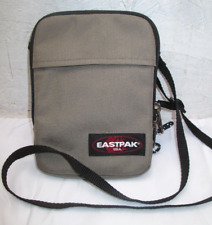 Eastpak petite sacoche d'occasion  Montferrand-le-Château