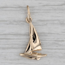 Pendentif charm voilier d'occasion  Expédié en France