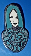 JOLI PIN'S PIN CHANTEUSE FRANÇAISE VANESSA PARADIS CONCERT BD FILM MUSIQUE ROCK  comprar usado  Enviando para Brazil