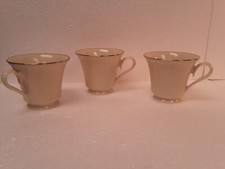 Lote de 3 xícaras de chá Lenox Special Gold Mark com pés de porcelana com borda de platina comprar usado  Enviando para Brazil