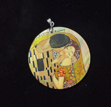 PINGENTE GUSTAV KLIMT O BEIJO PINTADO À MÃO CONCHA ASSINADA GUSTAV KLIMT comprar usado  Enviando para Brazil
