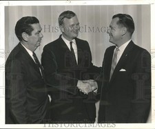 1962 Press Photo American Institute Of Banking vencedor do concurso parabéns, usado comprar usado  Enviando para Brazil