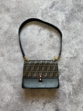 Bolsa feminina de couro marrom monograma Fendi Kan I comprar usado Bolsa feminina de couro marrom monograma Fendi Kan I comprar usado  Enviando para Brazil