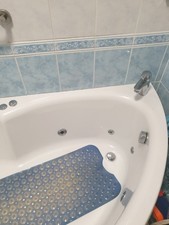 Corner whirlpool bath for sale  GRAYS