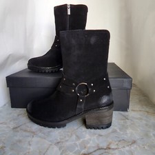 Women vintage foundry for sale  Scituate