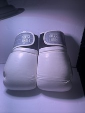 Ótimo! Luvas de boxe 16 oz Fight Camp couro branco alça cinza - MMA kickboxing comprar usado  Enviando para Brazil