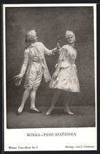 Junges paar beim gebraucht kaufen Junges paar beim gebraucht kaufen  Berlin