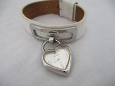 Relógio analógico feminino Guess pulseira com fivela branca mostrador de coração, usado comprar usado  Enviando para Brazil