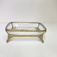 Usado, Saboneteira de vidro transparente vintage joias acabamento em latão suporte pernas ornamentado Hollywood Regency comprar usado  Enviando para Brazil