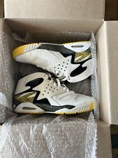 Size 9.5 nike for sale  San Pedro