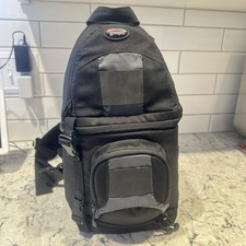 Lowepro black slingshot for sale  Springfield