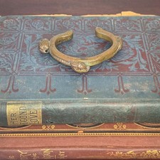 Bracelete moeda de bronze Benin Hausa forma chefe triplo 1800 comércio da África Ocidental  comprar usado Bracelete moeda de bronze Benin Hausa forma chefe triplo 1800 comércio da África Ocidental  comprar usado  Enviando para Brazil