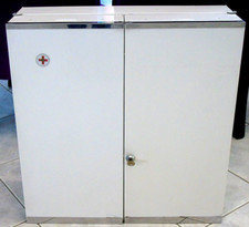 Ancienne armoire pharmacie d'occasion  Fleurance