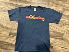 Camisa promocional masculina vintage The OC Orange County Show Fox marinha média anos 90 Y2K surf comprar usado Camisa promocional masculina vintage The OC Orange County Show Fox marinha média anos 90 Y2K surf comprar usado  Enviando para Brazil