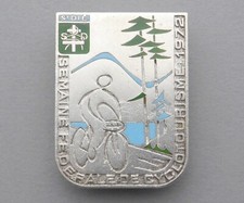 Insigne broche emaillée. d'occasion  Romilly-sur-Seine