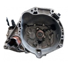 Cambio 8200137170 nissan usato  Pratola Peligna
