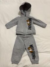 Moschino baby tuta usato  Corciano