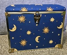 Usado, Antigo Y2K 90s Celestial Sol Lua Acolchoada Baú de Armazenamento Caixa de Tricô Otomana comprar usado  Enviando para Brazil