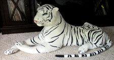 Large stuffed animals for sale  Elyria