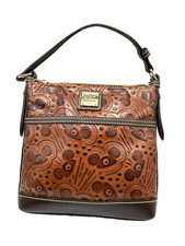 Mini bolsa nova com etiquetas Disney Dooney & Bourke couro marrom escuro Mickey Hat edição 2015 comprar usado Mini bolsa nova com etiquetas Disney Dooney & Bourke couro marrom escuro Mickey Hat edição 2015 comprar usado  Enviando para Brazil